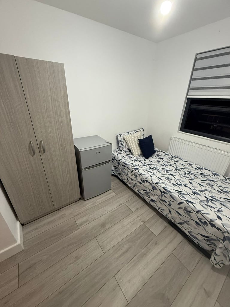 Private room for rent 