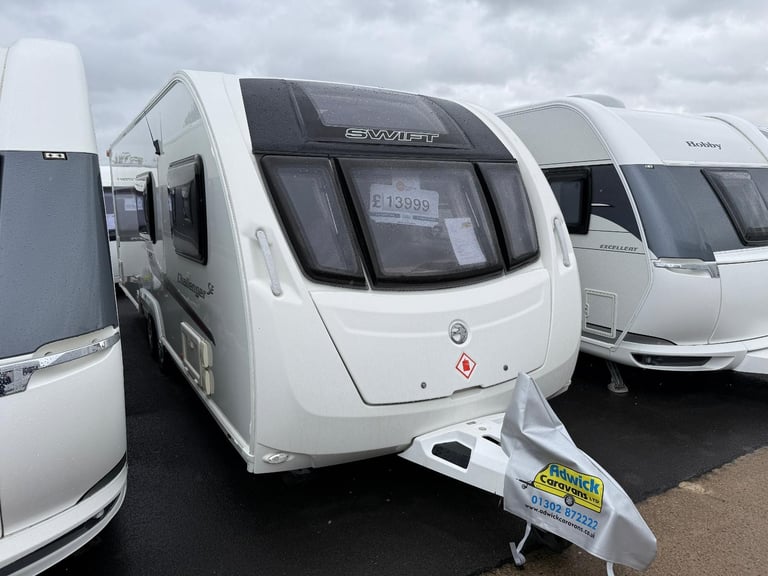 Swift Challenger SE 625 Fixed Bed Side Dinette 