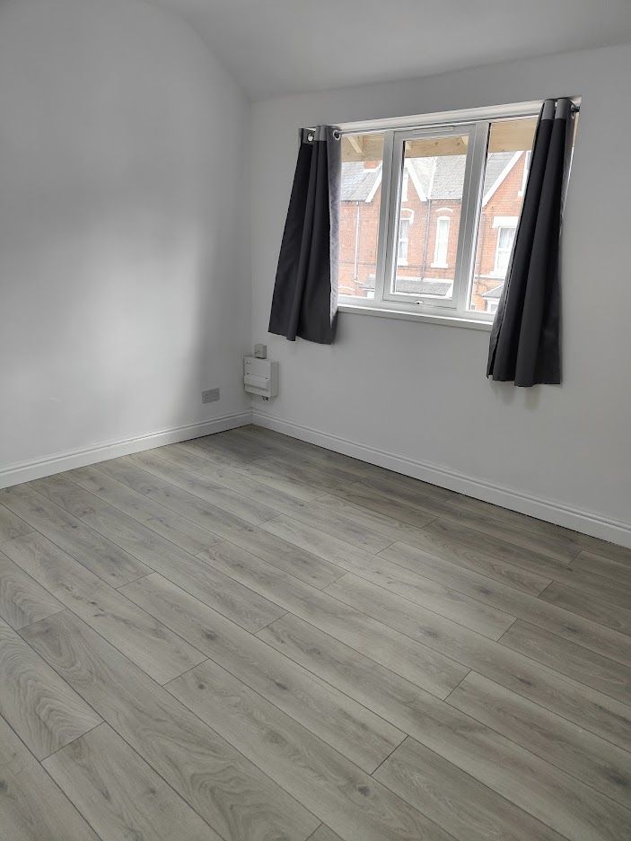 U.C. Welcome Luxury Flats / Rooms Available Are you on benefits