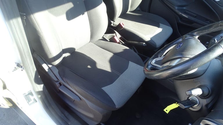FORD ECOSPORT 1.5 Zetec 2015