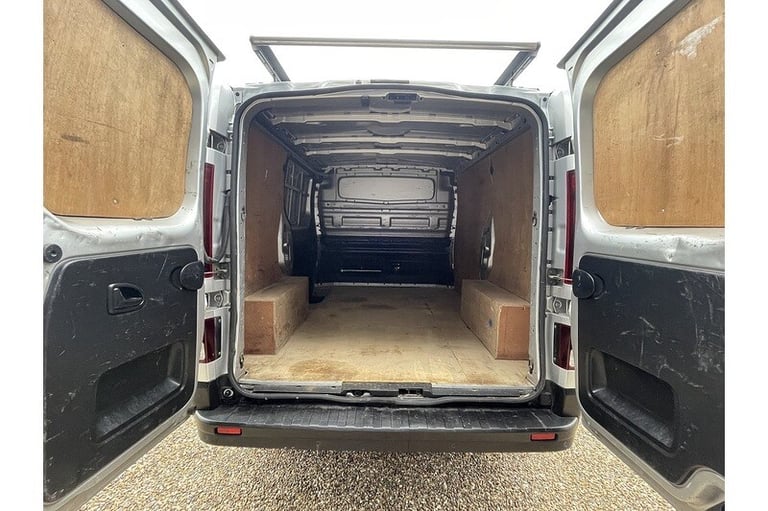 2018 Renault Trafic dCi ENERGY 27 Sport Nav Panel Van Diesel Manual