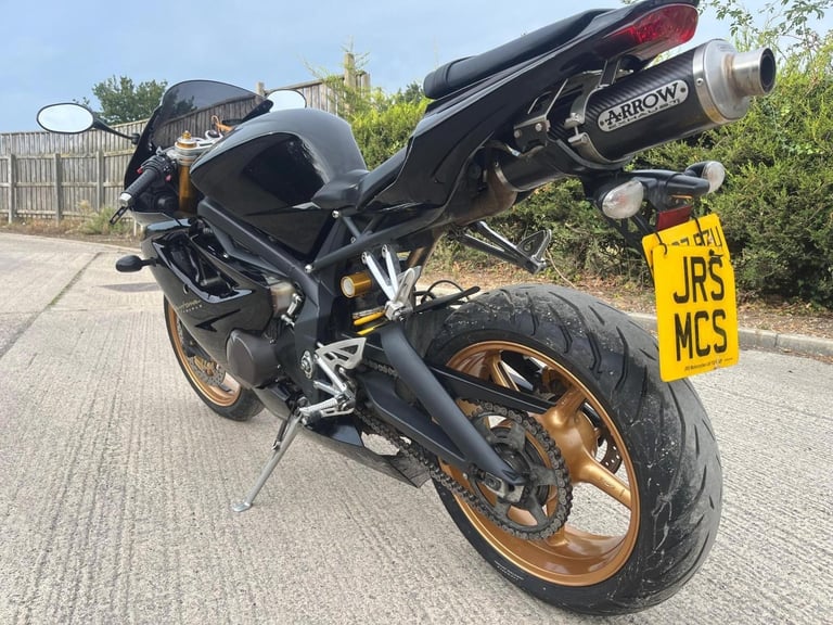 2007 07 TRIUMPH DAYTONA 675 SPORTS 600 WHITE NEW MOT SUPERSPORT TRIPLE BLACK