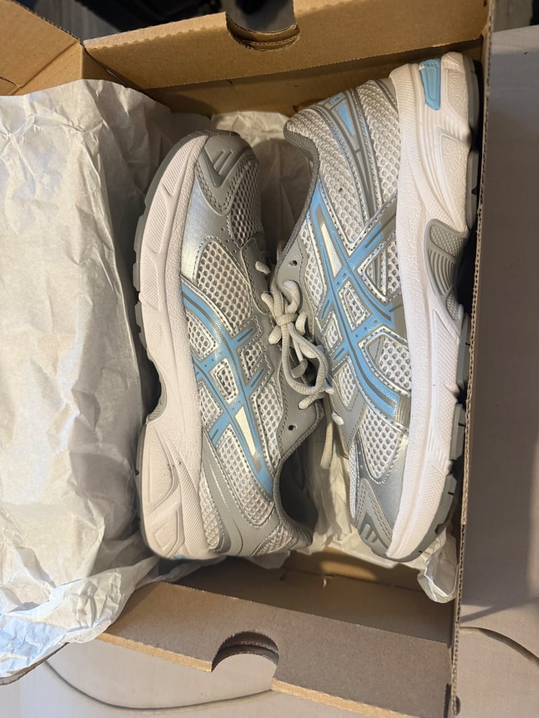 image for ASICS size uk 4