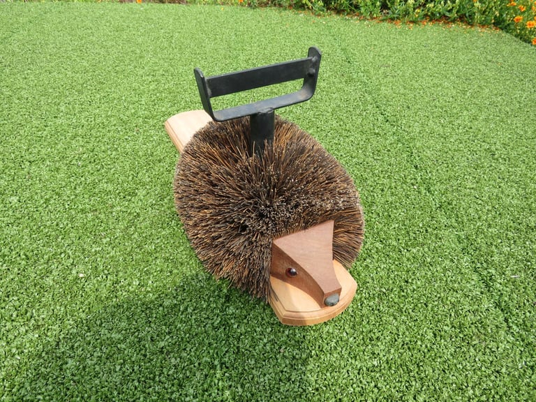 HEDGEHOG BOOT / SHOE SCRAPER