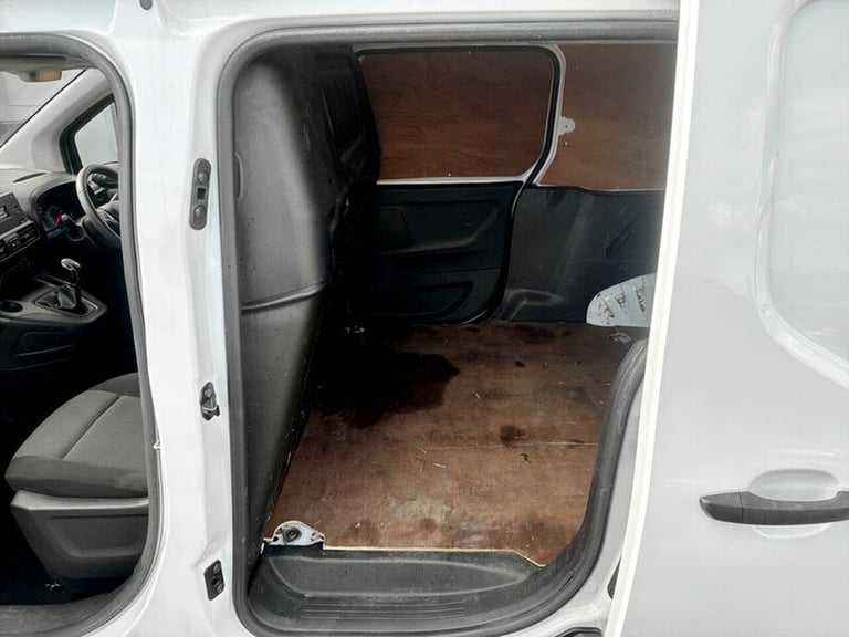 2020 Vauxhall Combo 2300 1.5 Turbo D 100ps H1 Sportive Van PANEL VAN DIESEL Manual