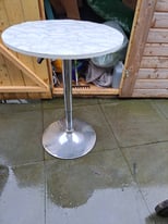 Adjustable height table 