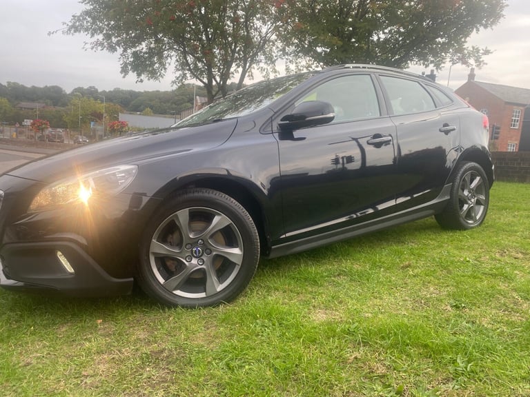 2015 Volvo V40 D2 Cross Country Lux 5dr Powershift HATCHBACK Diesel Automatic
