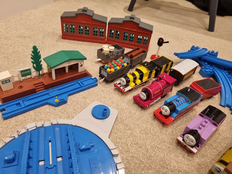 Thomas the tank engine train set