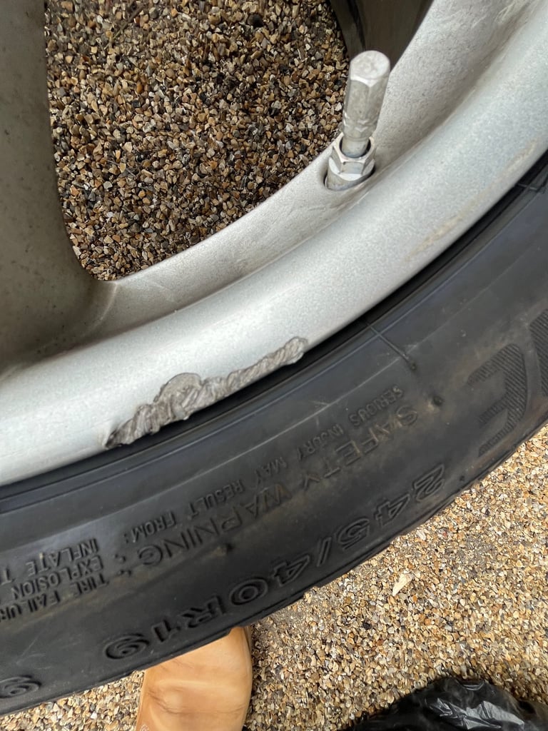 🛞 Genuine BMW 19” M Sport Alloy Wheels – Staggered Set with 2x Bridgestone Run Flat Tyres 🛞