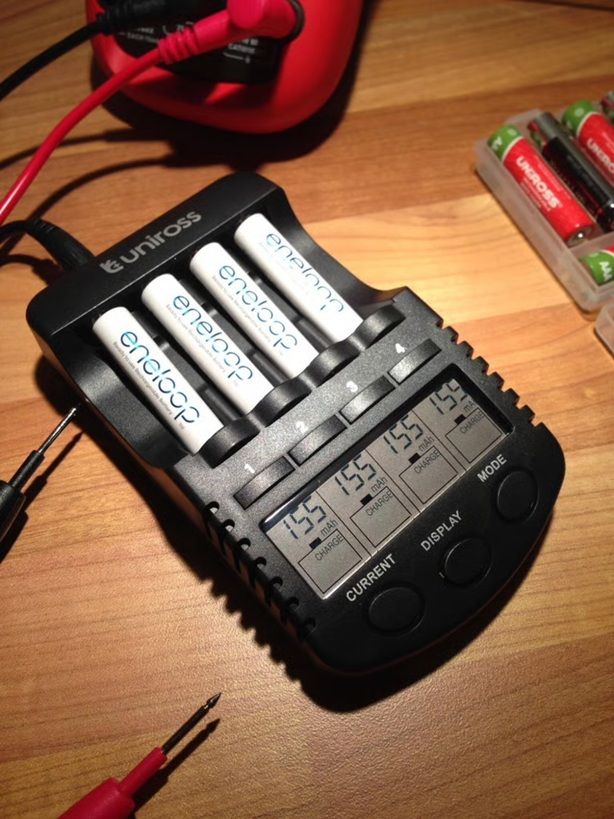 image for Uniross (AA) Smart Charger. (£60 New)