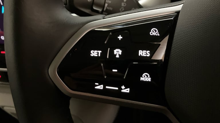 2025 Volkswagen ID.Buzz 210kW Style Pro 86kWh 5dr LWB Auto [7 Seat] Electric Estate Estate Electr...