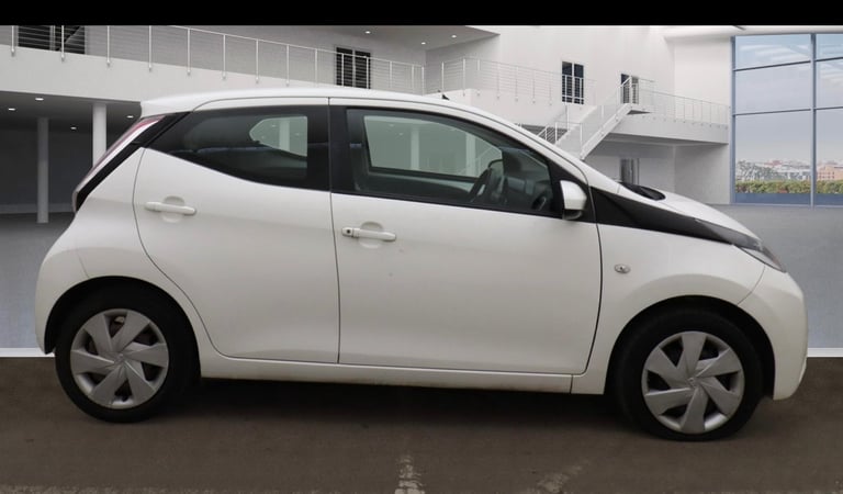 2016 Toyota, AYGO, Hatchback, Manual, 998 (cc), Petrol 5 doors Excellent Condition 