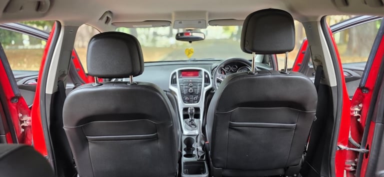 2015 Vauxhall Astra 1.6i Excite Euro 6 5dr HATCHBACK Petrol Manual