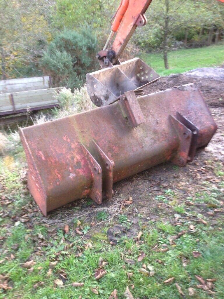 JCB 2B Mk11 2WD Digger Front Bucket 