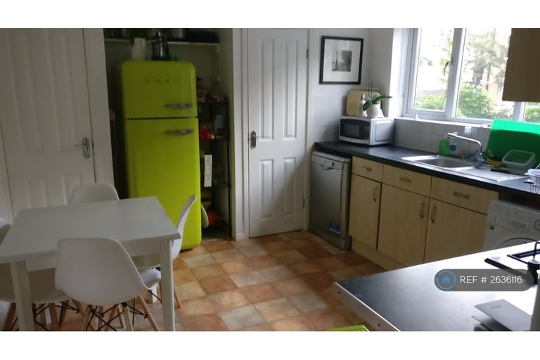 4 bedroom house in Sandmere Road, London, SW4 (4 bed) (#2636116)