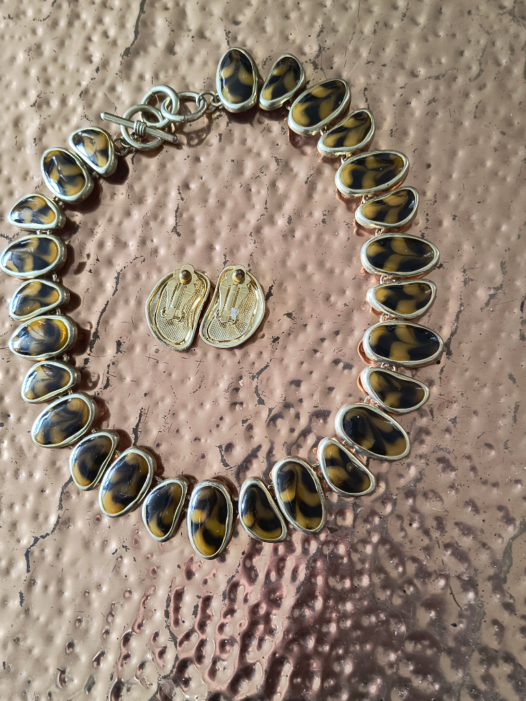 Vintage gold tone statement necklace and earrings 