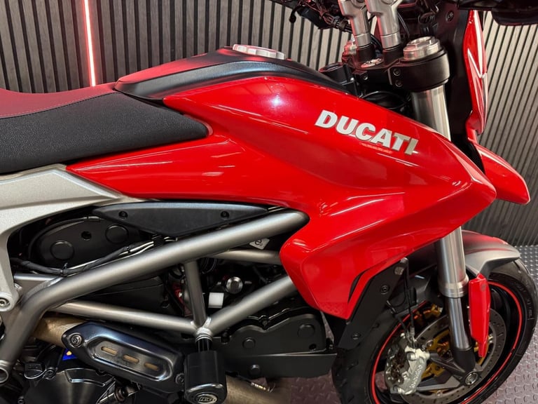 2015 Ducati Hyperstrada 821 821 Euro 3