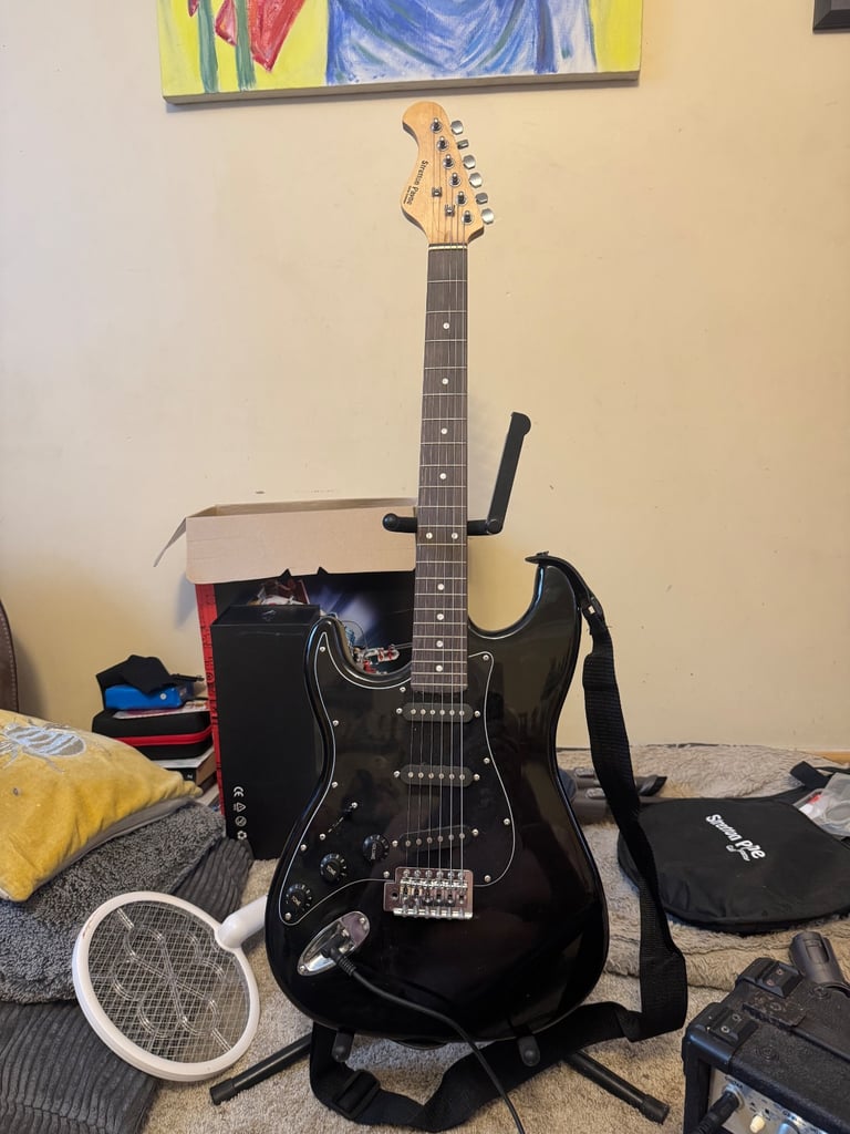 Stretton Payne  Electric guitar  Works great  Can be tryed  LEFT HANDED
