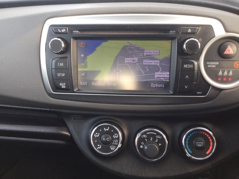 2012 Toyota Yaris 1.33 VVT-i TR 5dr HATCHBACK Petrol Manual