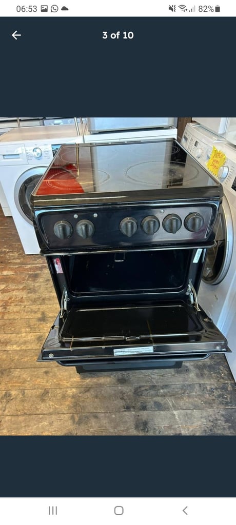 Hotpoint black electric cooker ceramic top free battery could connect it 