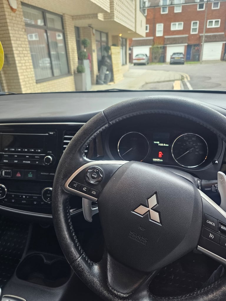 Mitsubishi, OUTLANDER, Estate, 2015, Other, 1998 (cc), 5 doors