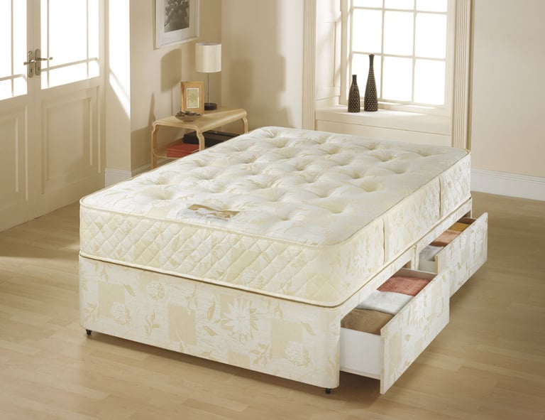 ELEGANT, KING SIZE OR KING SIZE BEDS AND MATTRESS in Paddington