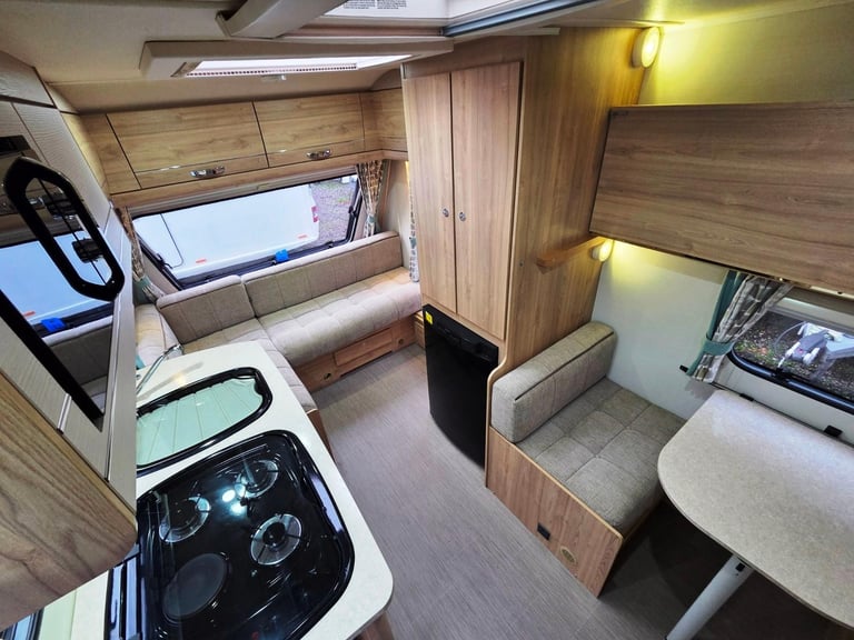 Elddis Xplore 304 2016 Lightweight & Compact 4 Berth Touring Caravan