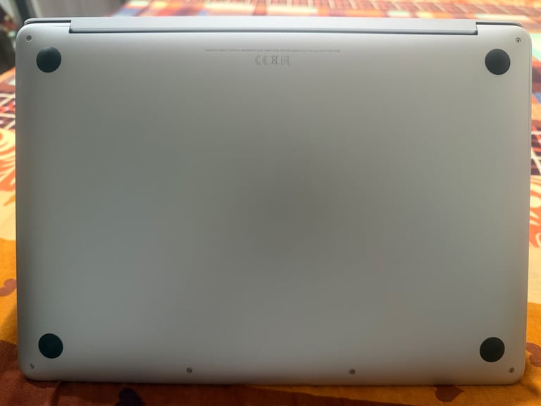 MacBook Pro 13” (M2, 2022) — 8GB/256GB — Silver — Box & Charger