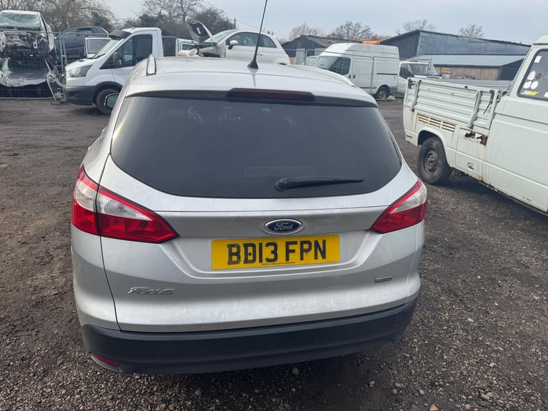Ford focus mk3 estate 1.0 eco silver 2013 BREAKING FOR PARTS 