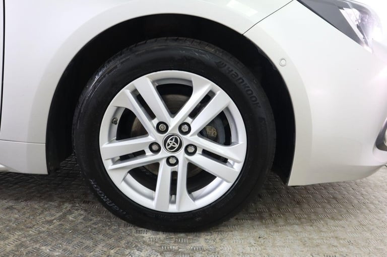 2021 Toyota Corolla 1.8 VVT-h Icon Tech Touring Sports CVT Euro 6 (s/s) 5dr Estate PETROL/ELECTRI...