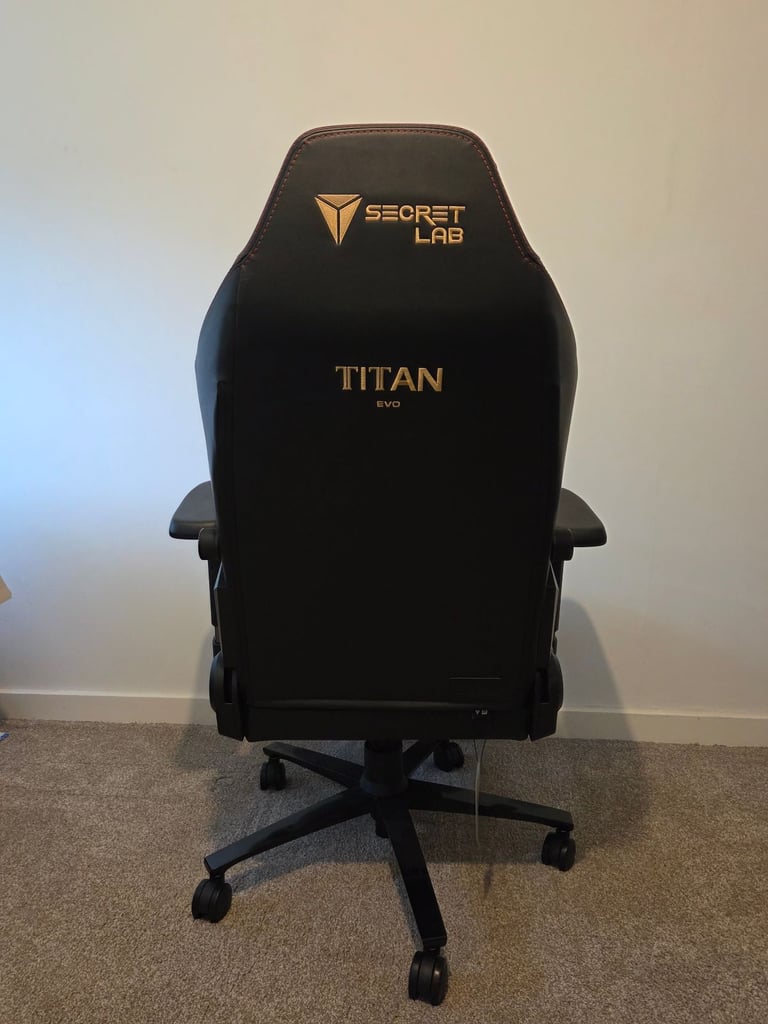 Secretlab TITAN Evo - Fully Loaded