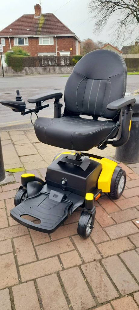powerchair BRAND NEW TO THE MARKET 4mph, dismantles for easy transporting 