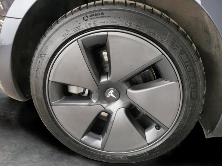 2021 Tesla Model 3 (Dual Motor) Long Range Saloon 4dr Electric Auto 4WDE (346 ps) - AUTO PARK  Sa...
