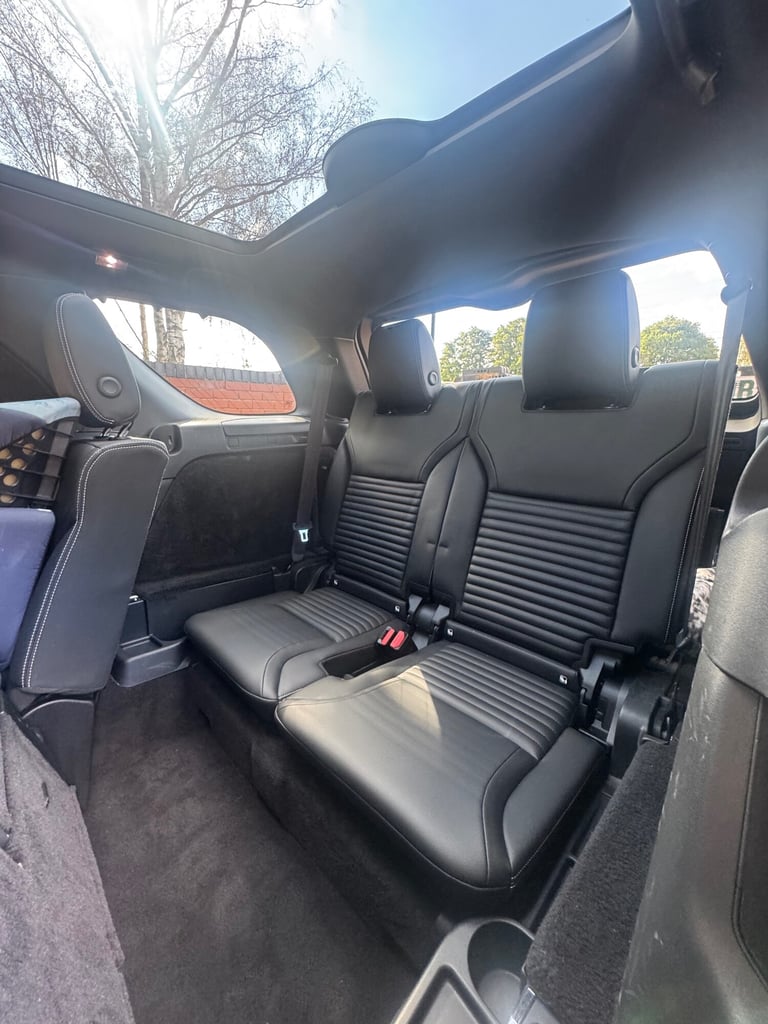 2021 Land Rover Discovery 3.0 D300 R-Dynamic SE 5dr Auto ESTATE Diesel Automatic