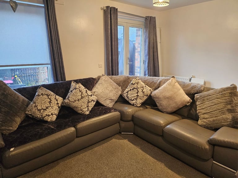Grey leatherette suite for sale 