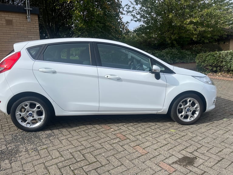 Ford, FIESTA, Hatchback, 2011, Manual, 1242 (cc), 5 doors