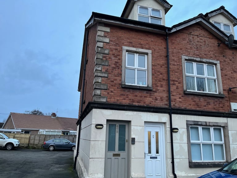  Very Attractive Refurbished Two Double Bedroom Apartment in Carryduff
