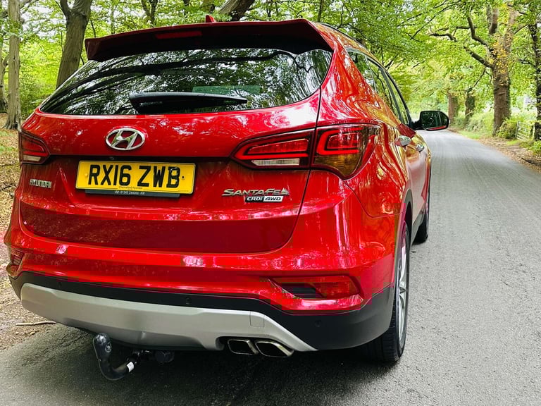 2016 Hyundai Santa Fe 2.2 Santa Fe Premium SE Blue Drive CRDi Auto 4WD 5dr SUV Diesel Automatic