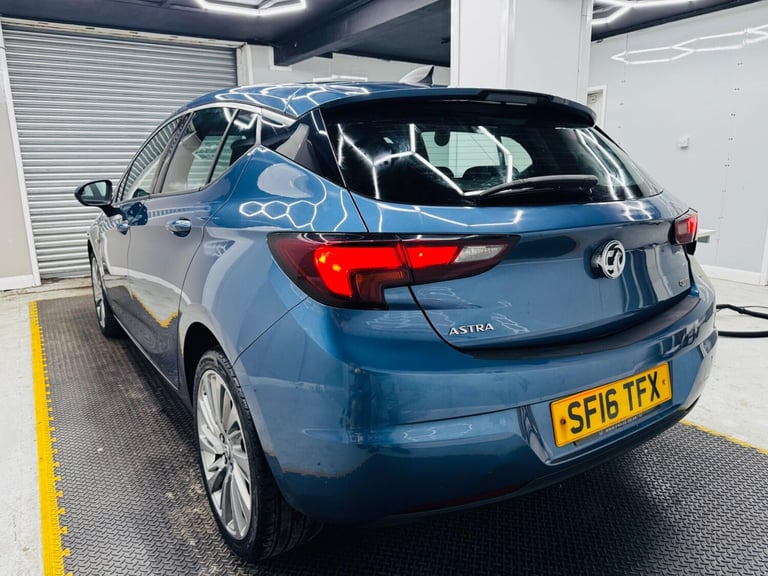 2016 Vauxhall Astra 1.6 CDTi BlueInjection SRi Nav Euro 6 (s/s) 5dr HATCHBACK Diesel Manual