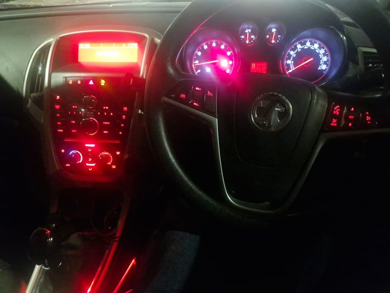 Vauxhall, ASTRA, Hatchback, 2011, Manual, 1598 (cc), 5 doors