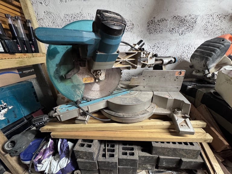 Makita Chop Saw & Stand 
