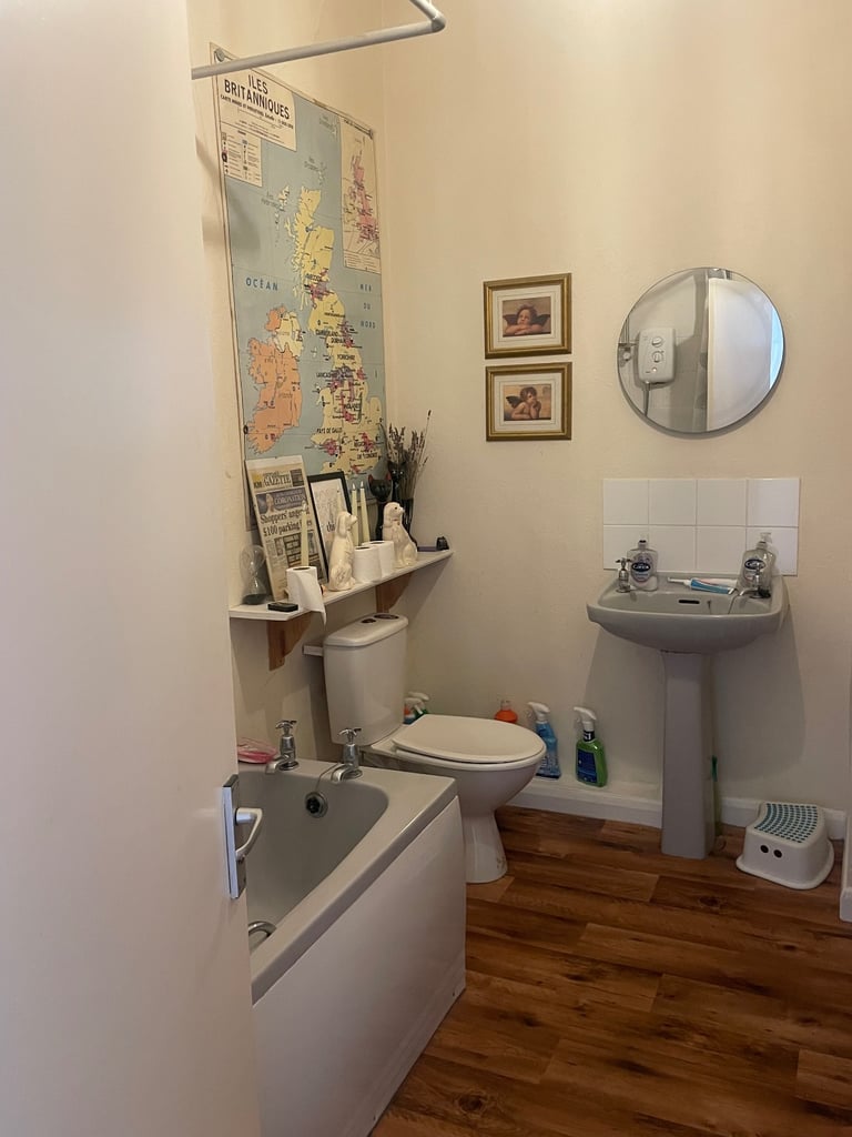 10 minutes walk from Leeds centre - 1 bed self-contained flat