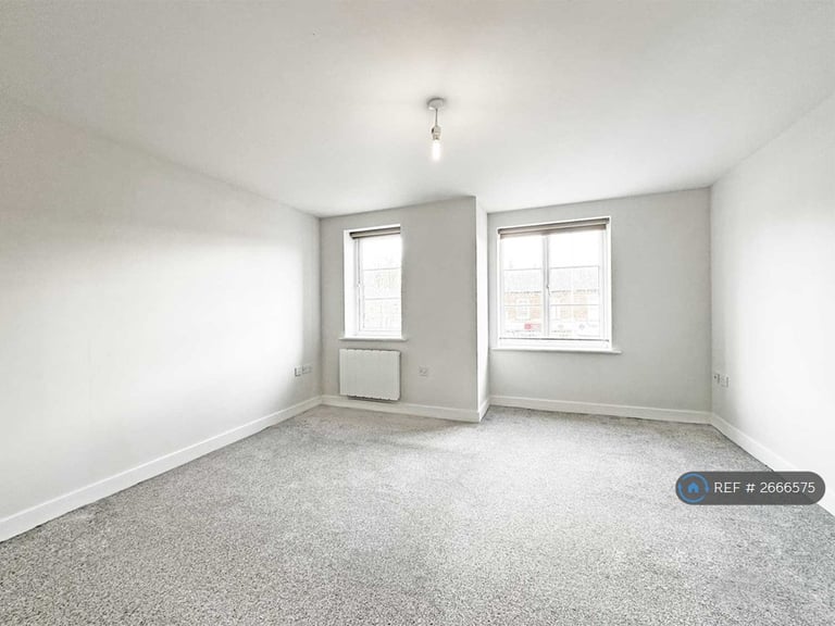 2 bedroom flat in George Street, Prestwich, Manchester, M25 (2 bed) (#2666575)