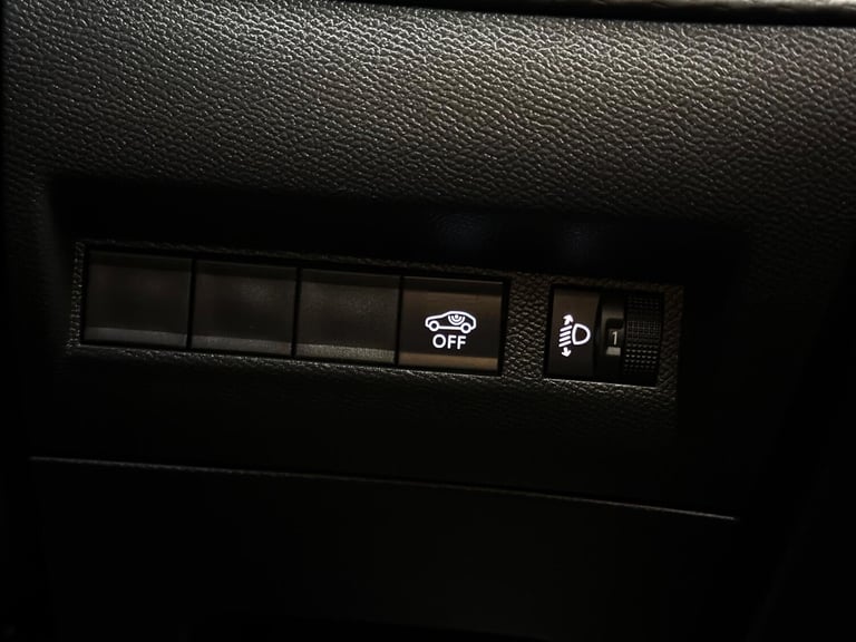 2023 Peugeot 2008 1.2 PureTech 130 Allure 5dr EAT8 HATCHBACK PETROL Automatic