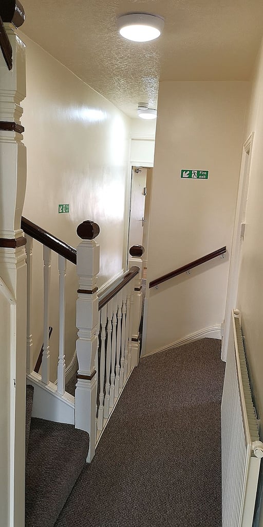 DSS only shared house. Lovely House Share on quiet residential Street close to High Street
