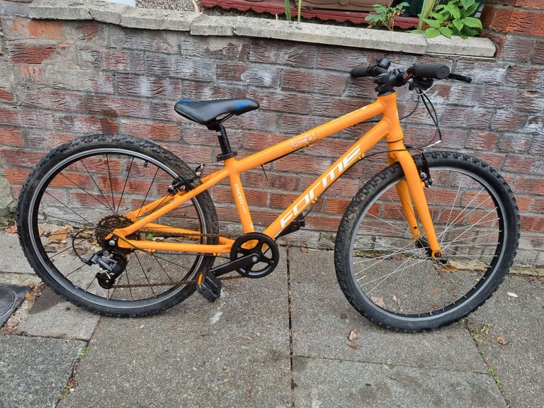 Forme kinder mx24.  8-12 years. 8 gears. Tektro brakes. Need few adjustments 