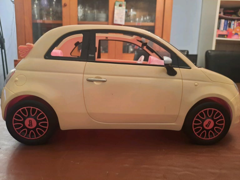 BARBIE CAR