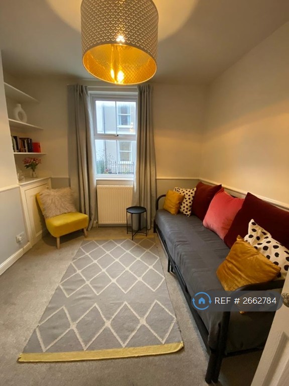 1 bedroom in St. Annes Terrace, Cheltenham, GL52 (#2662784)