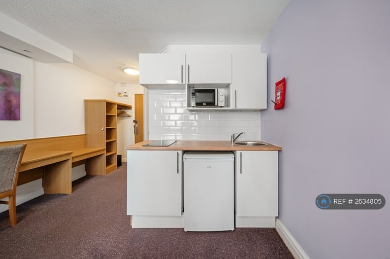 Studio flat in Hever Court Road, Singlewell, DA12 (#2634805)