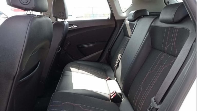 Vauxhall, ASTRA, Hatchback, 2012, Manual, 1598 (cc),5 doors - Image 10